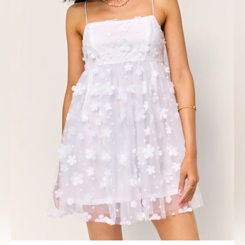 WOMENS Size Small White Sleeveless Lace Mini Dress With Floral Appliqué NWOT